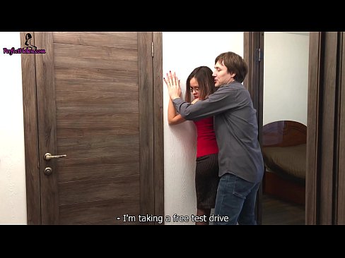 ❤️ مسکن سکسی در حین فروش آپارتمانش به طرز نفسانی گربه اش را تکان می دهد و او را لعنت می کند - Krempai فقط پورنو در پورنو fa.pornochaturbate.ru